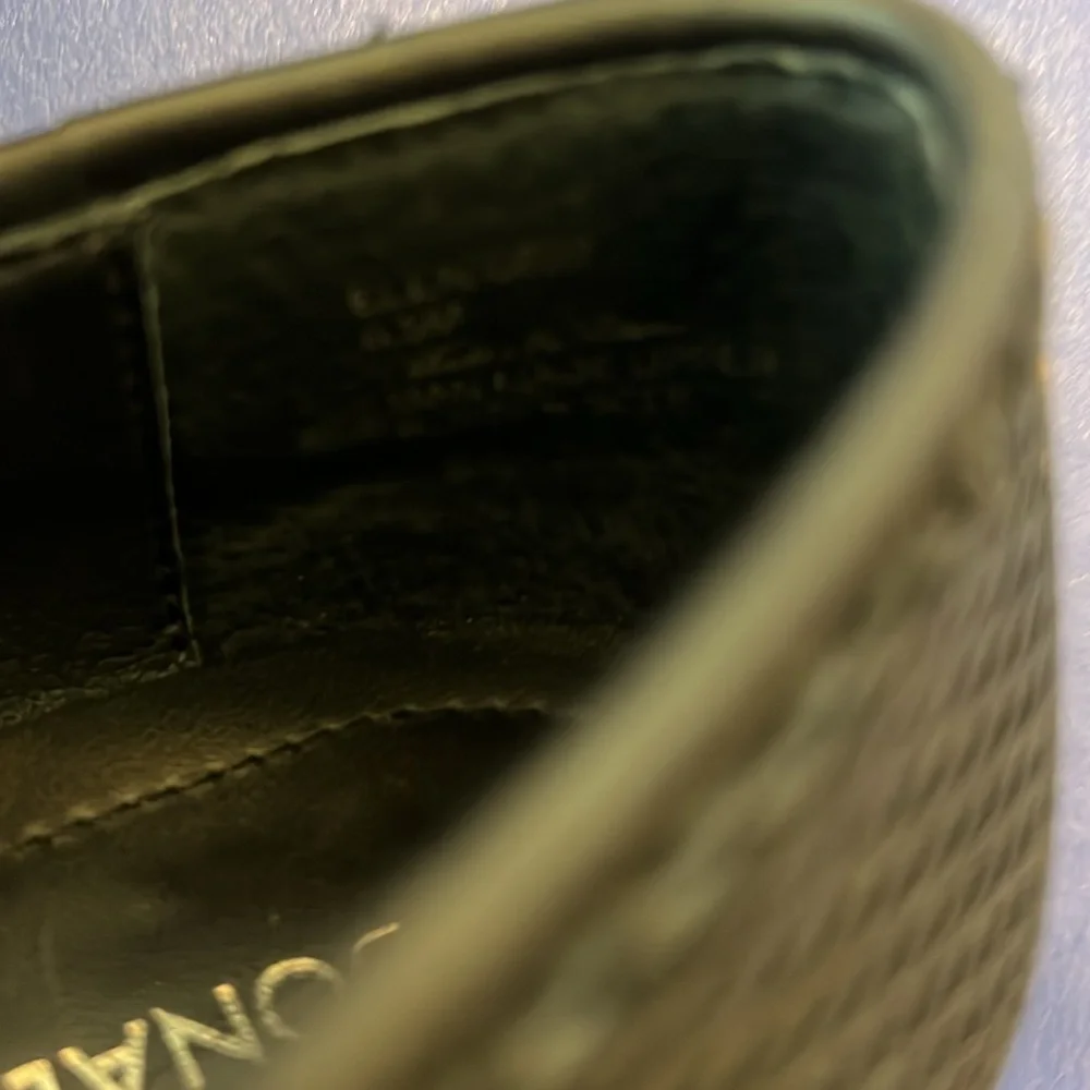Women’s Donald J Pilner‎ Black Leather loafers Size 6.5 M -flawed